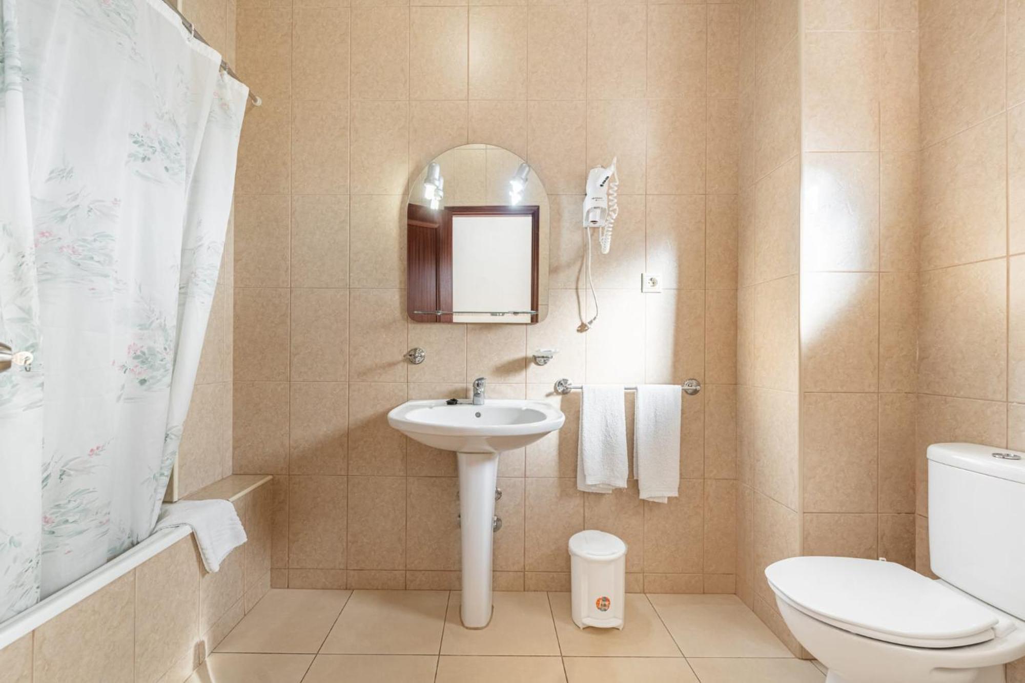 O Pimpao Hotel Geres Eksteriør billede